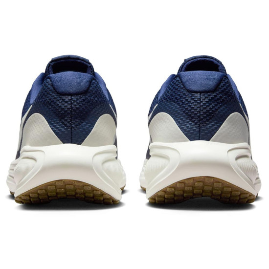 Nike Revolution 8